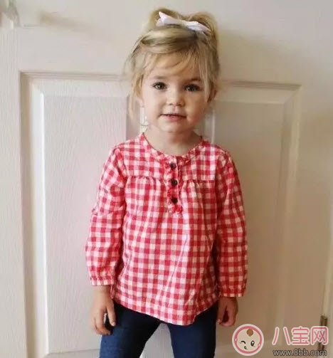 初秋需要給寶寶穿上一件肚兜嗎 初秋新生兒寶寶穿什么好