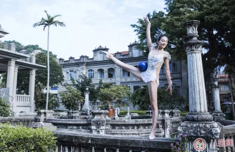 張豆豆為什么21歲就退役 張豆豆挺胸照照片【多圖】