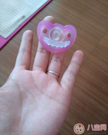 寶寶出牙專屬奶嘴 悠樂寶安撫奶嘴試用測評 寶寶出牙專屬奶嘴 悠樂寶安撫奶嘴試用測評
