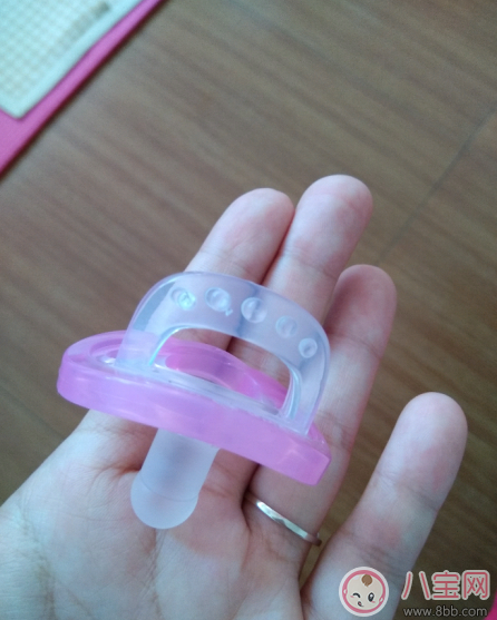 寶寶出牙專屬奶嘴 悠樂寶安撫奶嘴試用測評 寶寶出牙專屬奶嘴 悠樂寶安撫奶嘴試用測評