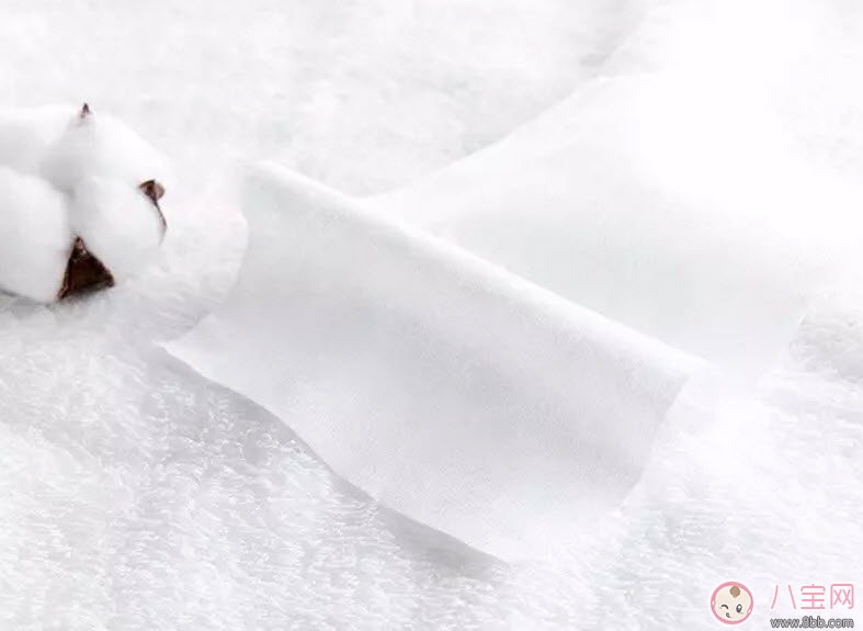 寶寶用的紙巾應(yīng)該怎么挑選 寶寶擦屁屁和擦嘴用的紙有區(qū)別嗎