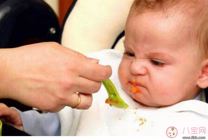 寶寶圍嘴哪種好 寶寶圍嘴如何選擇(尺寸材質顏色有講究) 寶寶圍嘴哪種好 寶寶圍嘴如何選擇(尺寸材質顏色有講究)