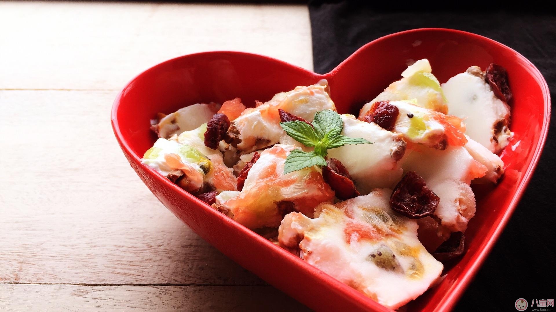 喝酸奶的好處以及注意事項(xiàng) 哪些人不能喝 喝酸奶的好處以及注意事項(xiàng) 哪些人不能喝