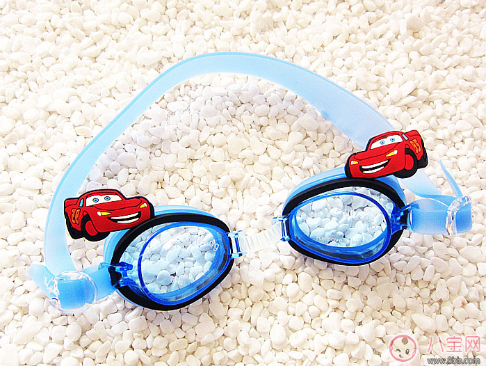 注意！孩子游泳要帶泳鏡的 孩子泳鏡挑選