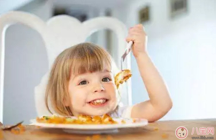 寶寶輔食里要不要放油 寶寶多大可以吃油 寶寶輔食里要不要放油 寶寶多大可以吃油