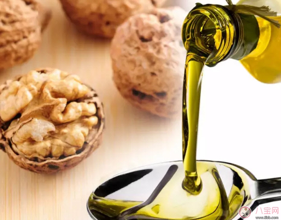 寶寶輔食里要不要放油 寶寶多大可以吃油 寶寶輔食里要不要放油 寶寶多大可以吃油