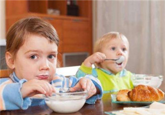 寶寶筷子有哪些材質 寶寶筷子如何選