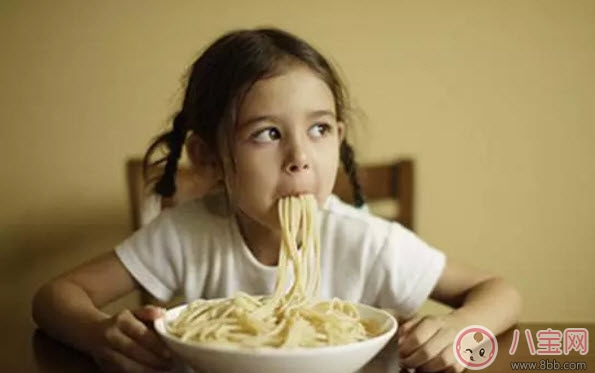寶寶多大可以吃面條 寶寶面條如何挑選(寶寶吃面條注意事項(xiàng))