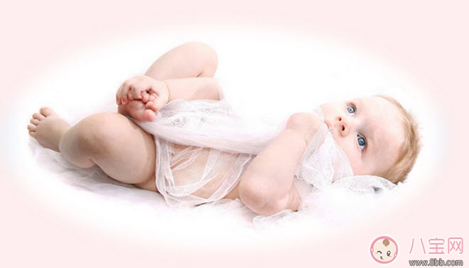 寶寶游泳貼需要準(zhǔn)備么 寶寶護臍貼用到多大