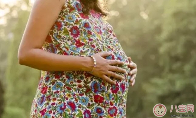 孕婦能喝可樂(lè)等碳酸飲料嗎 孕婦喝多少可樂(lè)有害(5罐) 孕婦能喝可樂(lè)等碳酸飲料嗎 孕婦喝多少可樂(lè)有害(5罐)