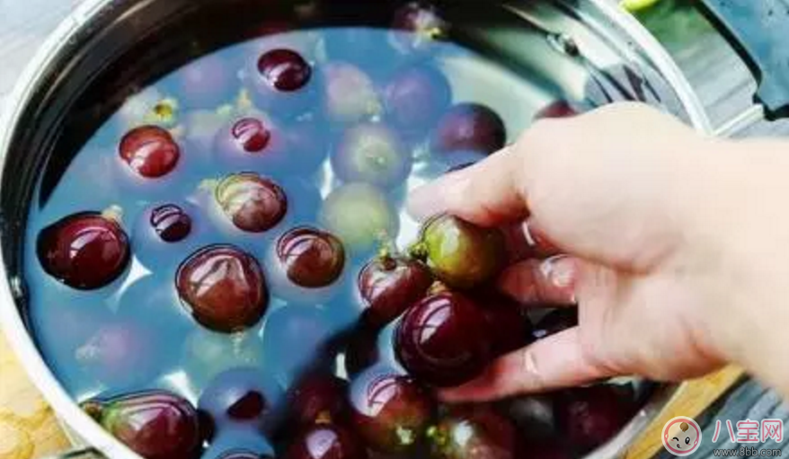 寶寶便秘不喝藥 吃葡萄就好了 寶寶便秘不喝藥 吃葡萄就好了