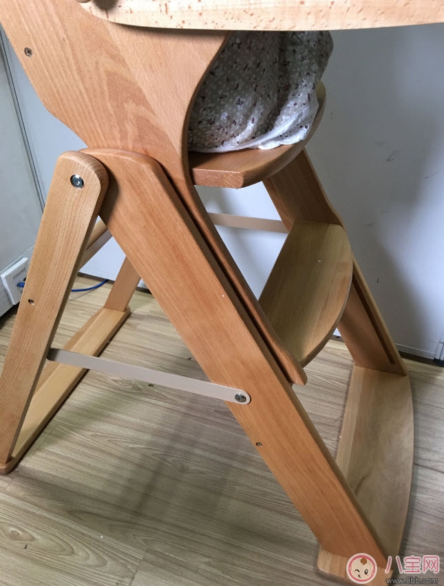 兒童餐椅什么樣的好 實(shí)木兒童餐椅測評 兒童餐椅什么樣的好 實(shí)木兒童餐椅測評