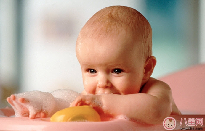 幫寶寶洗澡的工具 給小寶寶洗澡玩具什么好 幫寶寶洗澡的工具 給小寶寶洗澡玩具什么好