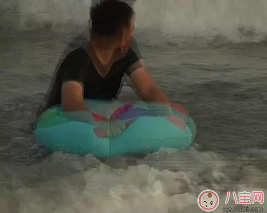 游泳圈不是救命圈 游泳圈安全隱患大 游泳圈不是救命圈 游泳圈安全隱患大