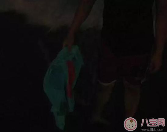 游泳圈不是救命圈 游泳圈安全隱患大 游泳圈不是救命圈 游泳圈安全隱患大