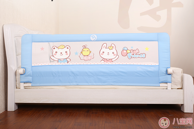 寶寶從床上掉下來怎么辦 怎么給寶寶準(zhǔn)備一個安全的床 寶寶從床上掉下來怎么辦 怎么給寶寶準(zhǔn)備一個安全的床