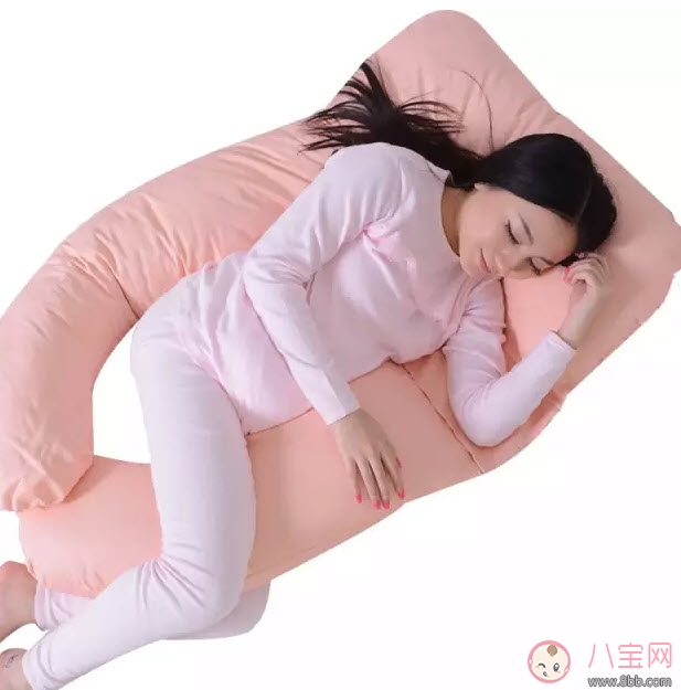 孕婦枕頭有哪些好處 什么形狀的孕婦枕實(shí)用(如何挑選孕婦枕) 孕婦枕頭有哪些好處 什么形狀的孕婦枕實(shí)用(如何挑選孕婦枕)