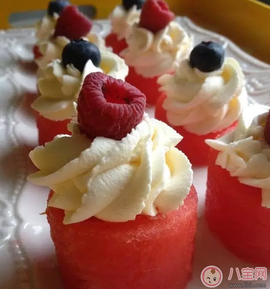 西瓜有哪些吃法西瓜怎么吃 西瓜的花樣吃法大全 西瓜有哪些吃法西瓜怎么吃 西瓜的花樣吃法大全