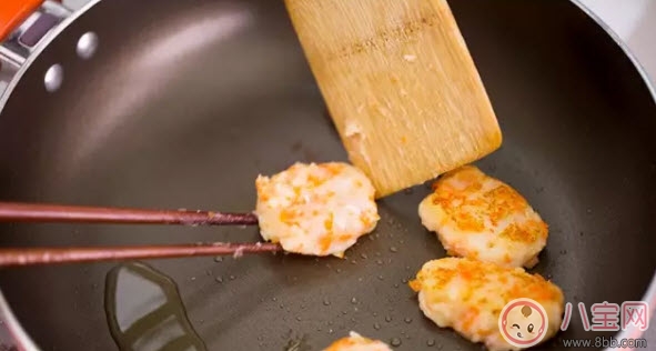 寶寶不吃魚(yú)怎么辦 孩子不吃魚(yú)怎么哄(沒(méi)有魚(yú)腥味的魚(yú)餅最適合) 寶寶不吃魚(yú)怎么辦 孩子不吃魚(yú)怎么哄(沒(méi)有魚(yú)腥味的魚(yú)餅最適合)