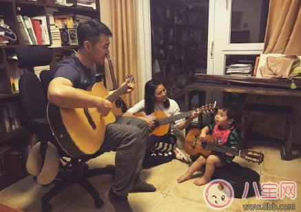 黃英二胎已經(jīng)有四個(gè)月 二胎寶寶四月做什么好 黃英二胎已經(jīng)有四個(gè)月 二胎寶寶四月做什么好