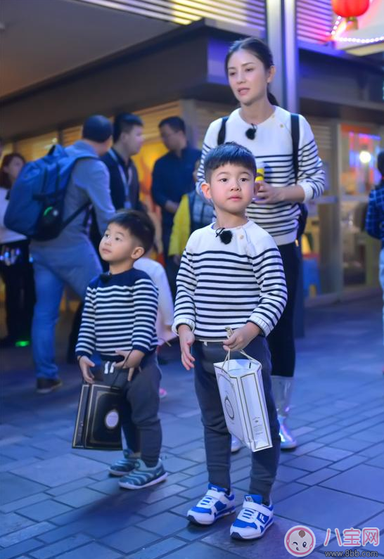 大寶和二寶能和睦相處？ 胡可教會大家