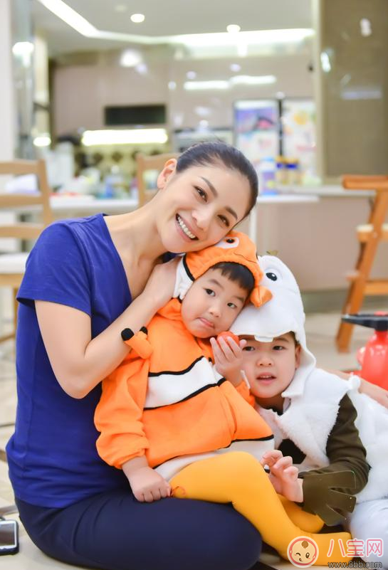 大寶和二寶能和睦相處？ 胡可教會大家