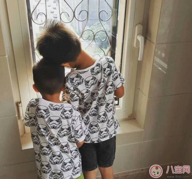 大寶和二寶能和睦相處？ 胡可教會大家