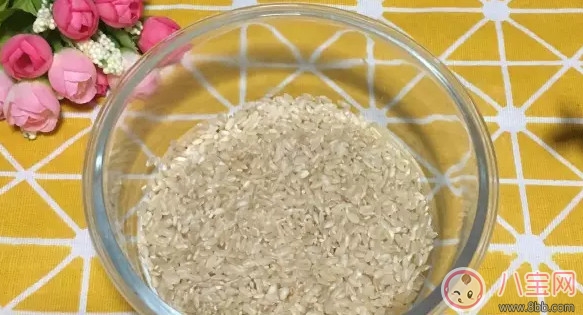 寶寶胃口不好還不愛(ài)喝水 夏天飲品糙米湯來(lái)解決