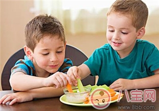 夏季寶寶如何飲食 應(yīng)該注意什么呢 夏季寶寶如何飲食 應(yīng)該注意什么呢