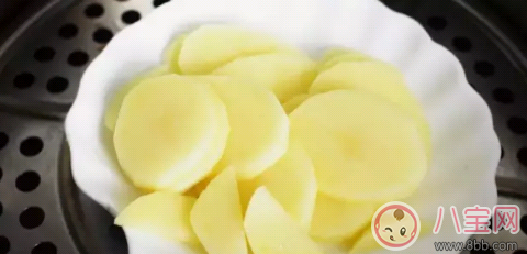 香蕉土豆搭配怎么做輔食 牛奶香蕉土豆泥米糊做法(圖文) 香蕉土豆搭配怎么做輔食 牛奶香蕉土豆泥米糊做法(圖文)