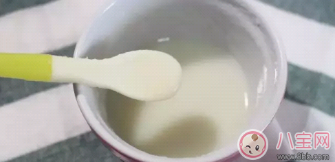 香蕉土豆搭配怎么做輔食 牛奶香蕉土豆泥米糊做法(圖文) 香蕉土豆搭配怎么做輔食 牛奶香蕉土豆泥米糊做法(圖文)