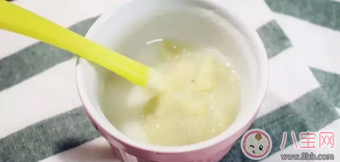 香蕉土豆搭配怎么做輔食 牛奶香蕉土豆泥米糊做法(圖文) 香蕉土豆搭配怎么做輔食 牛奶香蕉土豆泥米糊做法(圖文)