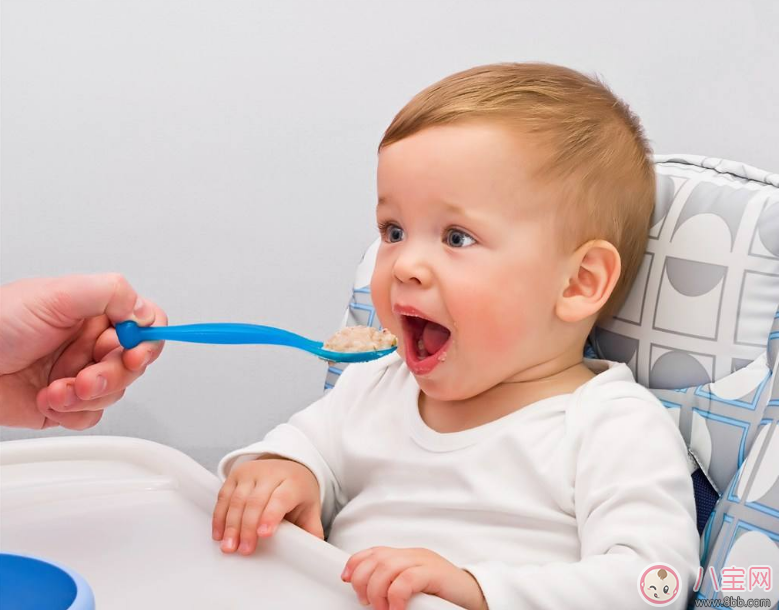 孩子3歲還不會(huì)吃飯?jiān)趺崔k 教不會(huì)孩子吃飯的原因是什么