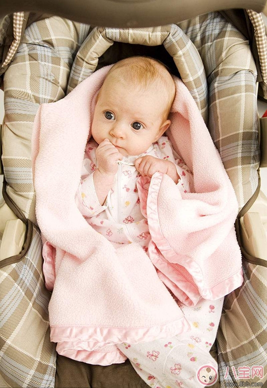 國慶節(jié)帶新生兒旅行的好處 新生出行準備須知 國慶節(jié)帶新生兒旅行的好處 新生出行準備須知