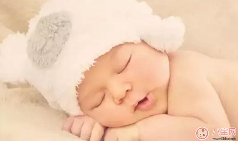 寶寶睡覺打鼾正常嗎 寶寶睡覺為什么會(huì)打呼嚕 寶寶睡覺打鼾正常嗎 寶寶睡覺為什么會(huì)打呼嚕