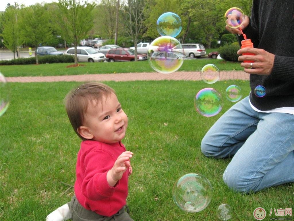 秋季寶寶怎么曬太陽更健康 寶寶曬太陽注意事項(xiàng) 秋季寶寶怎么曬太陽更健康 寶寶曬太陽注意事項(xiàng)