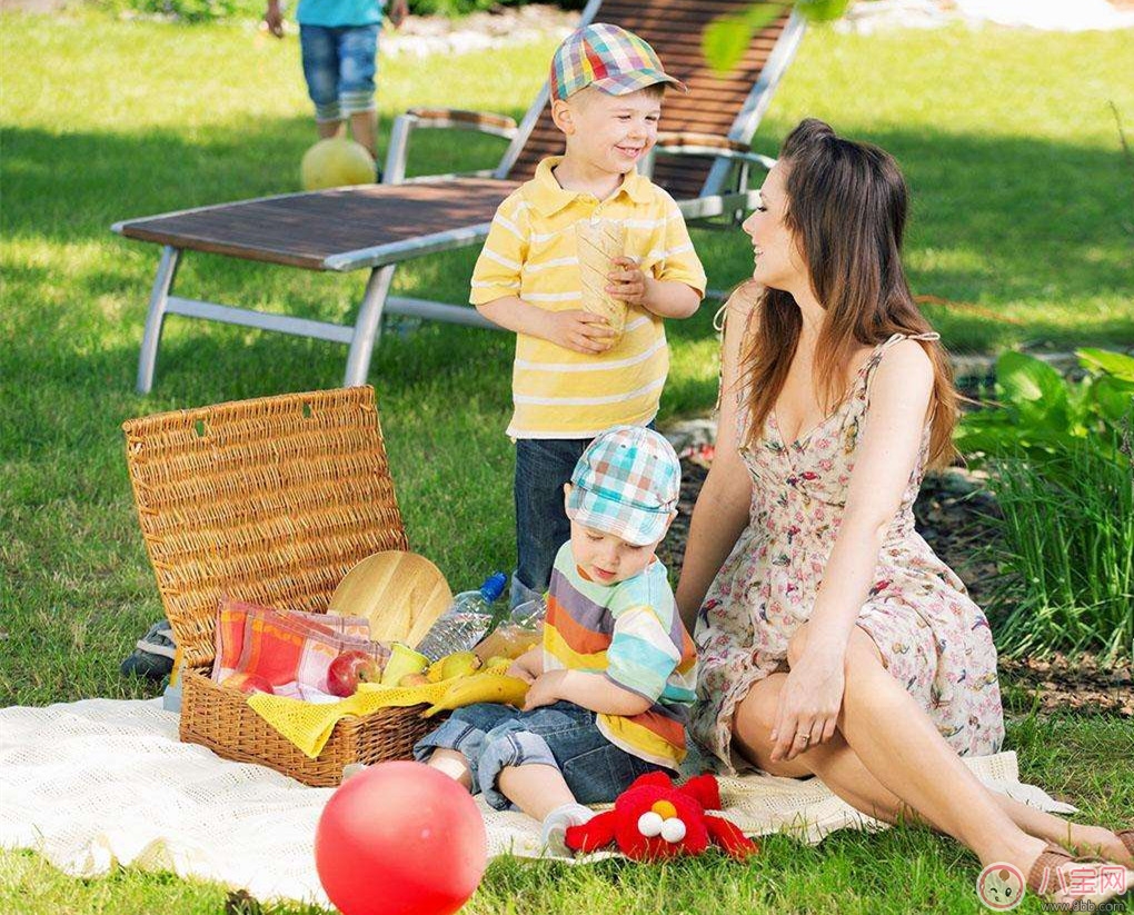 國慶節(jié)帶寶寶旅行應(yīng)該穿什么衣服？旅行物品需哎喲準(zhǔn)備哪些？