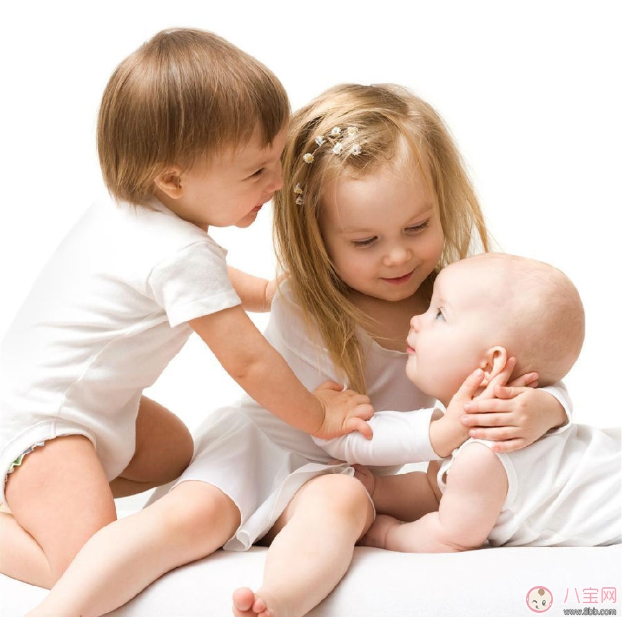 三歲孩子出現(xiàn)煩人行為怎么辦？如何與孩子和平共處