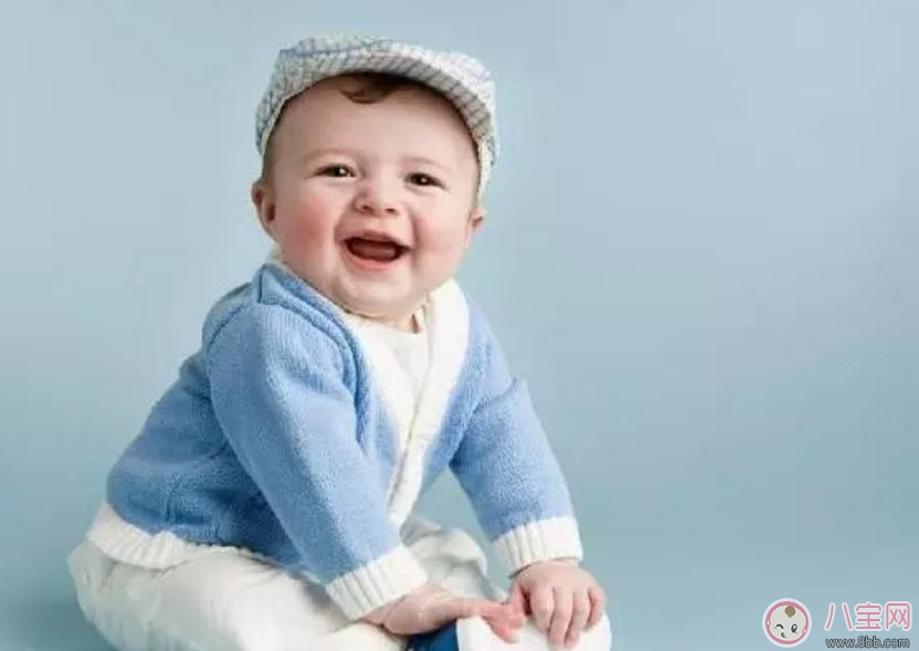 媽媽摟著寶寶睡好嗎 摟著寶寶睡覺有哪些影響