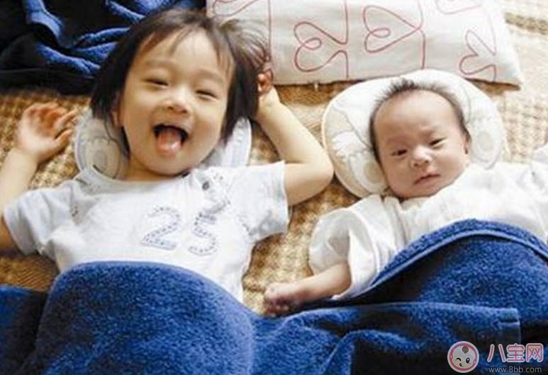 二胎媽媽怎么帶好兩個(gè)孩子 二孩媽媽怎么照顧兩個(gè)孩子生活學(xué)習(xí) 二胎媽媽怎么帶好兩個(gè)孩子 二孩媽媽怎么照顧兩個(gè)孩子生活學(xué)習(xí)