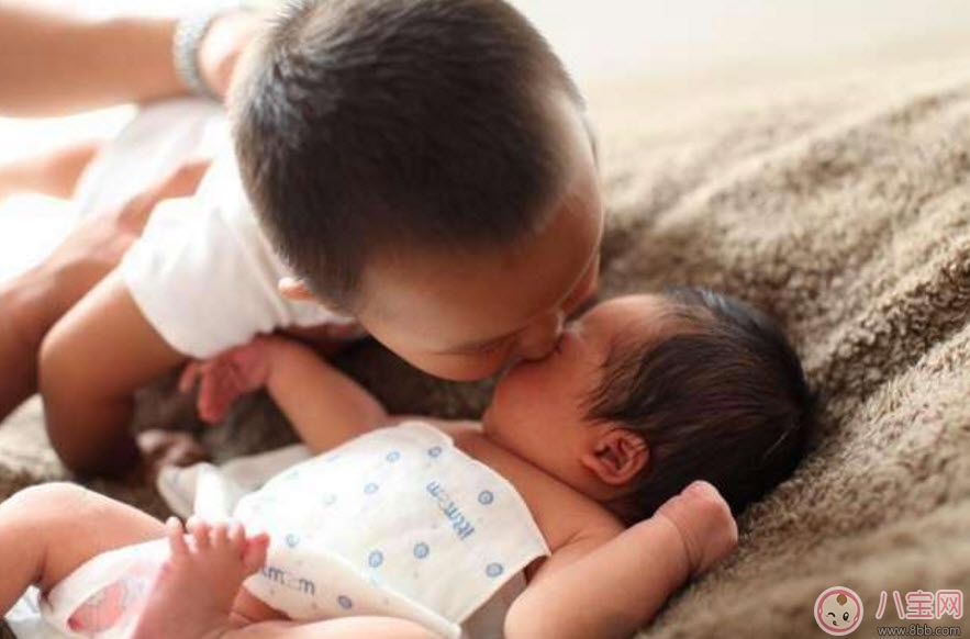 二胎媽媽怎么帶好兩個(gè)孩子 二孩媽媽怎么照顧兩個(gè)孩子生活學(xué)習(xí) 二胎媽媽怎么帶好兩個(gè)孩子 二孩媽媽怎么照顧兩個(gè)孩子生活學(xué)習(xí)