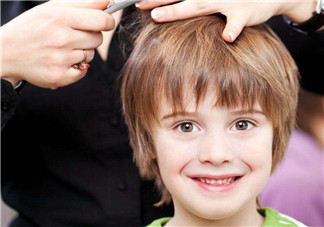 寶寶頭發(fā)常見問題 如何護理寶寶頭發(fā) 寶寶頭發(fā)常見問題 如何護理寶寶頭發(fā)