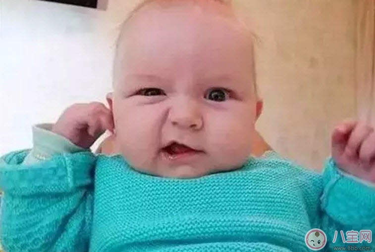 寶寶喜歡摸自己耳朵是怎么回事 四個(gè)月寶寶經(jīng)常用手抓耳什么原因 寶寶喜歡摸自己耳朵是怎么回事 四個(gè)月寶寶經(jīng)常用手抓耳什么原因