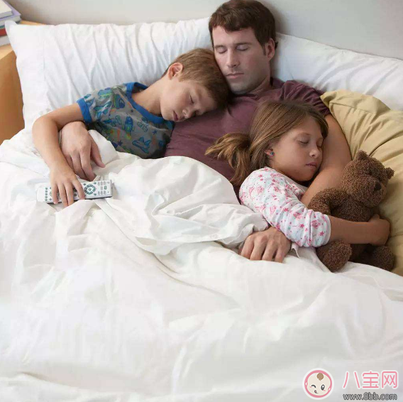 和孩子分床屢屢失敗 肯定是你又心軟了 和孩子分床屢屢失敗 肯定是你又心軟了