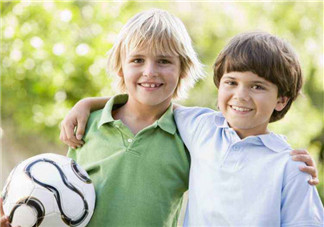 孩子個(gè)子矮長(zhǎng)不高是什么原因 寶寶身高和睡覺(jué)哪些壞習(xí)慣有關(guān)