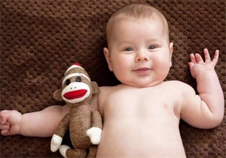 孩子是個(gè)夜貓子喜歡晚睡覺(jué) 怎么給孩子糾正睡覺(jué)遲的習(xí)慣