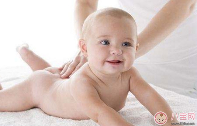 嬰兒被動(dòng)操姿勢步驟圖解 寶寶做被動(dòng)操有哪些注意事項(xiàng)