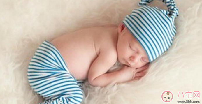 新生兒頭部護理方法 新生兒頭部護理三個技巧