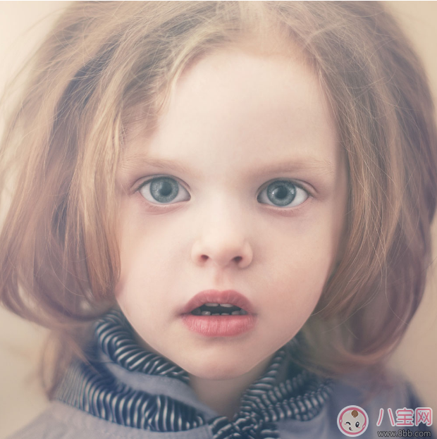 忽閃忽閃的的眼睛不停的眨 可能寶寶在向你暗示眼睛很難受 忽閃忽閃的的眼睛不停的眨 可能寶寶在向你暗示眼睛很難受