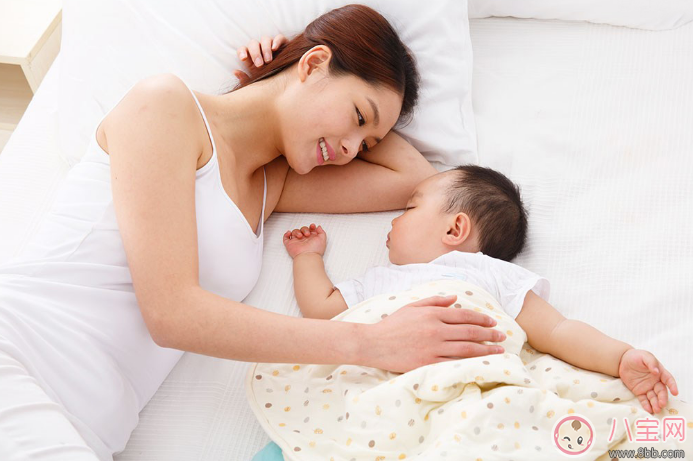 寶寶睡覺(jué)時(shí)間比較長(zhǎng)需要叫醒他嗎 新生兒睡眠時(shí)間長(zhǎng)叫醒好不好